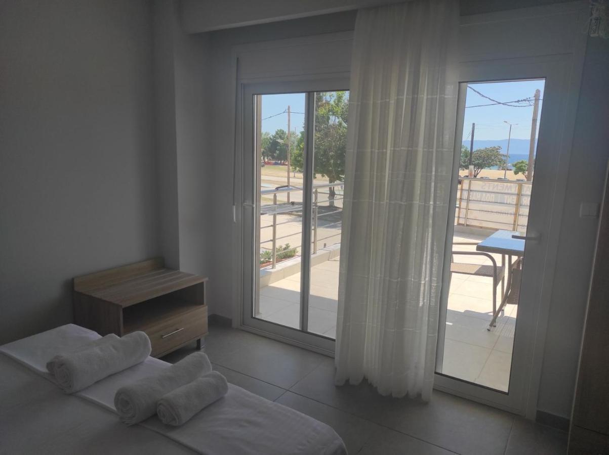 Ofrínion Blue Beach Apartments מראה חיצוני תמונה