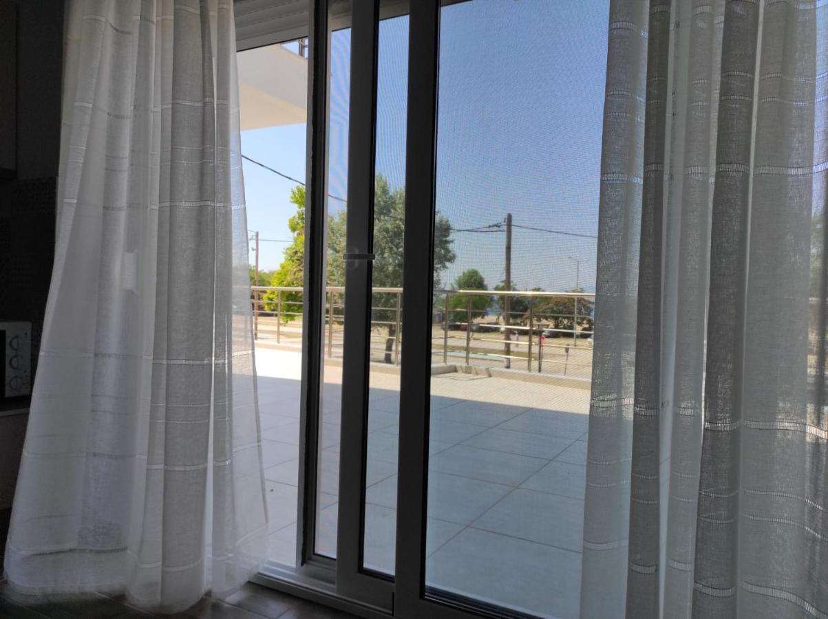 Ofrínion Blue Beach Apartments מראה חיצוני תמונה
