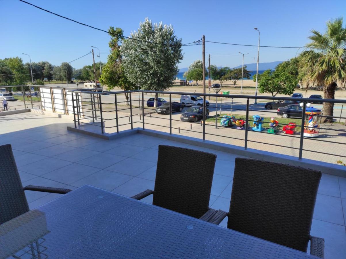 Ofrínion Blue Beach Apartments מראה חיצוני תמונה