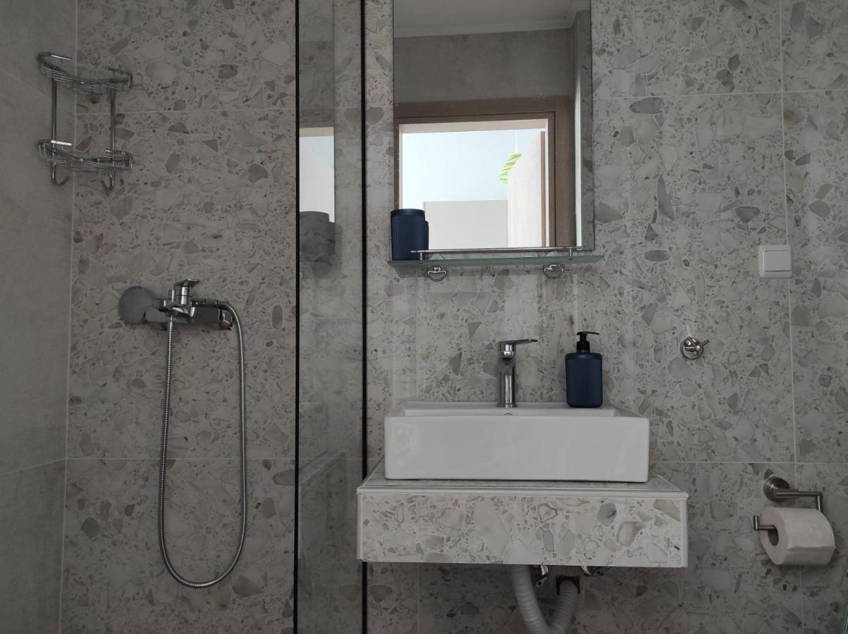 Ofrínion Blue Beach Apartments מראה חיצוני תמונה