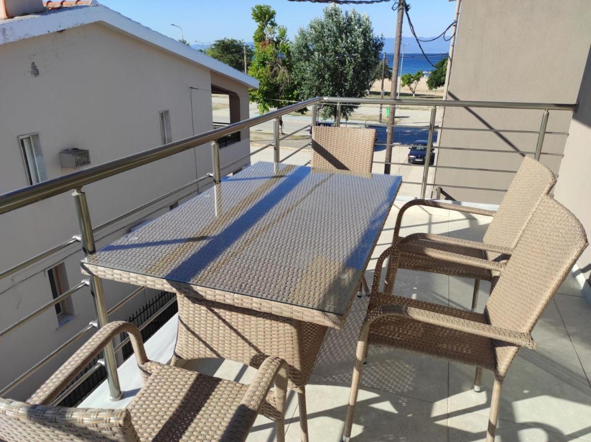 Ofrínion Blue Beach Apartments מראה חיצוני תמונה