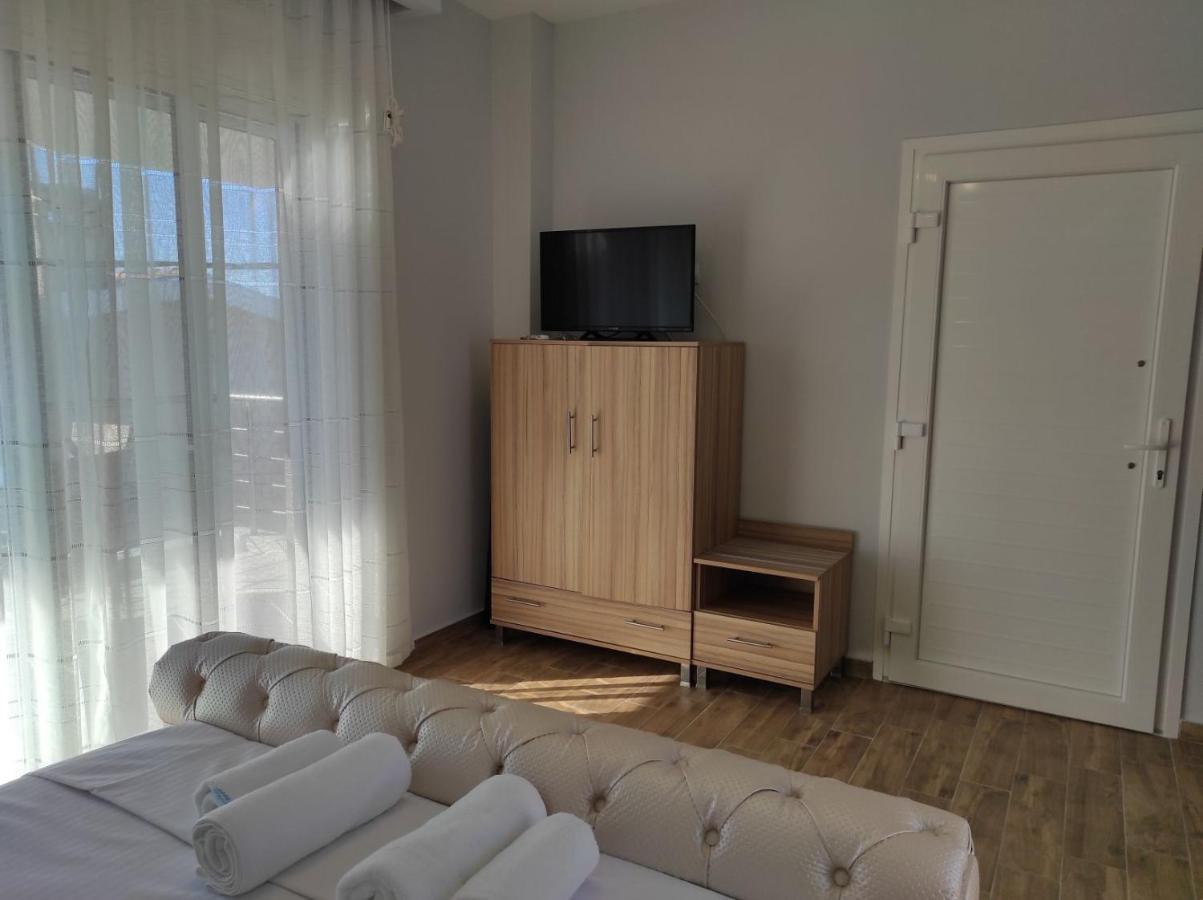 Ofrínion Blue Beach Apartments מראה חיצוני תמונה